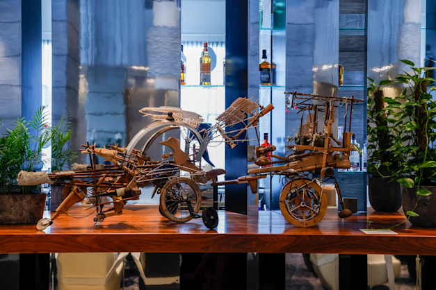 מתוך תערוכה ברויאל ביץ' / צילום: גיא יחיאלי