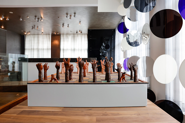 מתוך תערוכה ברויאל ביץ' / צילום: גיא יחיאלי