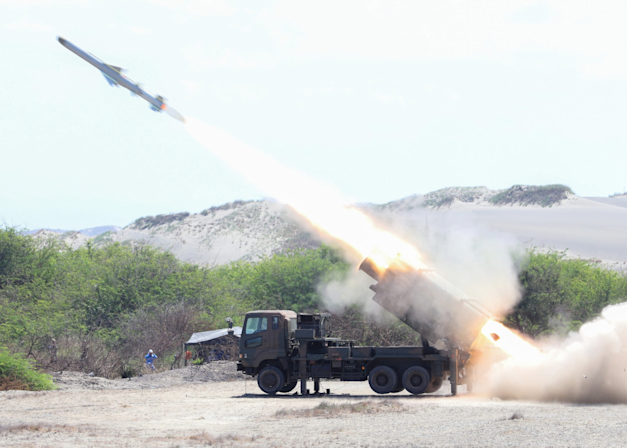 ירי טיל נגד ספינות, תוצרת יפן / צילום: ap, Philippine Department of National Defense