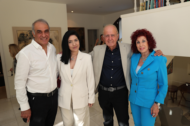 יו''ר האגודה עו''ד יהודה רוה ואשתו עו''ד תמי רוה יחד עם יזם הנדל''ן מיקי נעימי ואשתו כרמית / צילום: אור גפן יו''ר האגודה עו''ד יהודה רוה ואשתו עו''ד תמי רוה יחד עם יזם הנדל''ן מיקי נעימי ואשתו כרמית / צילום: אור גפן