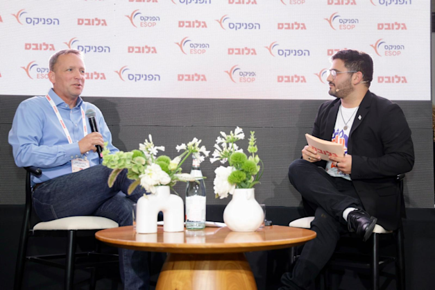 עו''ד ערן יניב בשיחה עם כתב גלובס נבו טרבלסי בכנס TECH IL / צילום: ניב קנטור עו''ד ערן יניב בשיחה עם כתב גלובס נבו טרבלסי בכנס TECH IL / צילום: ניב קנטור
