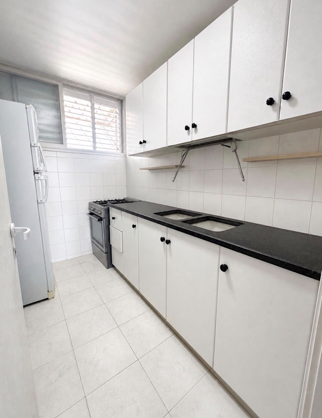 הדירה ברחוב נחום בשכונת רמת ידין בנתניה / צילום: יוסי באביל הדירה ברחוב נחום בשכונת רמת ידין בנתניה / צילום: יוסי באביל