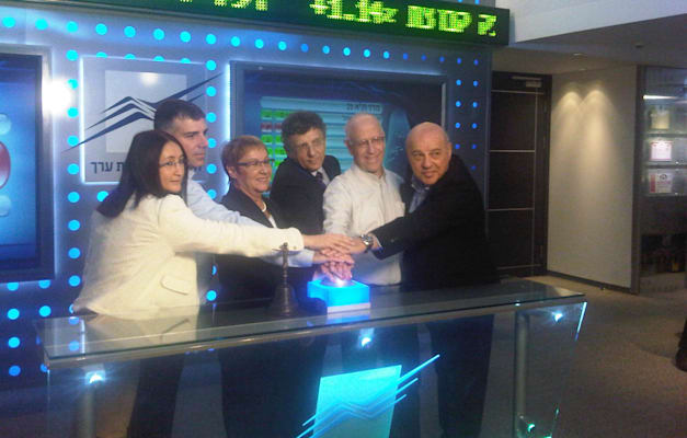משמאל: ד''ר ענת כהן-דייג - נשיאת ומנכ''ל קומפיוג'ן + עופר חביב - מנכ''ל אבוג'ן + אסתר לבנון - מנכ''ל הבורסה + זמי אברמן - מנכ''ל פלוריסטם + דוד צור - מנכ''ל קמהדע + אלכס ליפשיץ - מנהל בכיר באשטרום נכסים. / צילום: יח''צ-ישראל מלובני משמאל: ד''ר ענת כהן-דייג - נשיאת ומנכ''ל קומפיוג'ן + עופר חביב - מנכ''ל אבוג'ן + אסתר לבנון - מנכ''ל הבורסה + זמי אברמן - מנכ''ל פלוריסטם + דוד צור - מנכ''ל קמהדע + אלכס ליפשיץ - מנהל בכיר באשטרום נכסים. / צילום: יח''צ-ישראל מלובני