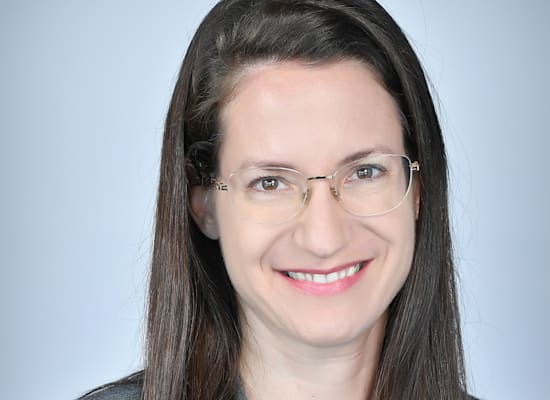 עינבל נמיר, מובילת תחום עבודה מרחוק וסביבת עבודה דיגיטלית בדלויט / צילום: אלמוג סוגבקר עינבל נמיר, מובילת תחום עבודה מרחוק וסביבת עבודה דיגיטלית בדלויט / צילום: אלמוג סוגבקר