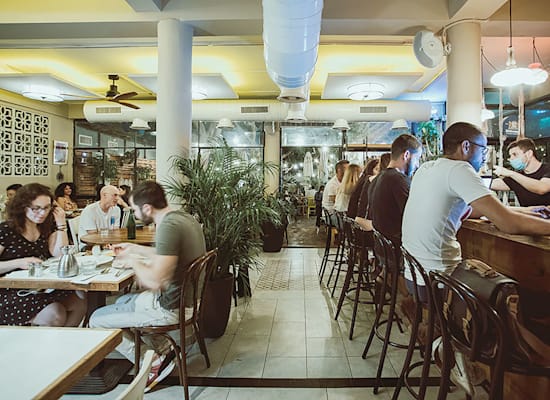 קפה ציונה בנס ציונה / צילום: גיל ורון קפה ציונה בנס ציונה / צילום: גיל ורון
