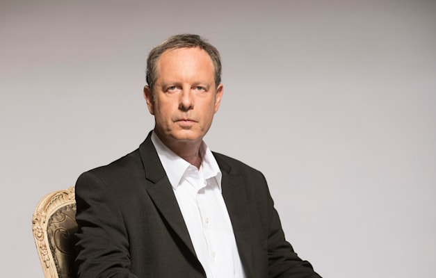 אופיר פינס. ''הטילו וטו'' / צילום: רמי זרנגר אופיר פינס. ''הטילו וטו'' / צילום: רמי זרנגר