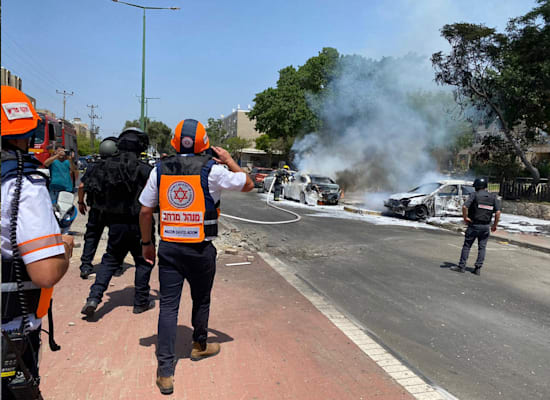 פגיעה ישירה ברכב באשקלון / צילום: דוברות מד"א פגיעה ישירה ברכב באשקלון / צילום: דוברות מד"א