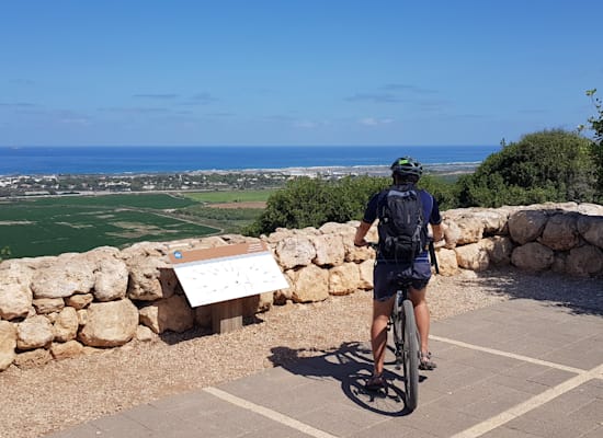 הנדיב על גלגלים - זיכרון יעקב / צילום: אורלי גנוסר