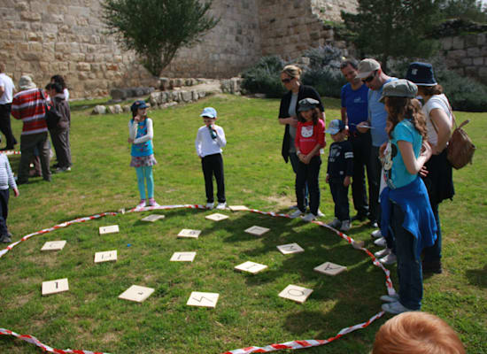 אוצרות הטבע. משחק בעמק יזרעאל / צילום: אורי שחף חברת פלטינום