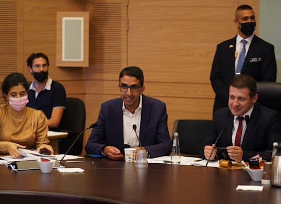 אייל שויקי בוועדת הכספים / צילום: דני שם טוב, דוברות הכנסת אייל שויקי בוועדת הכספים / צילום: דני שם טוב, דוברות הכנסת