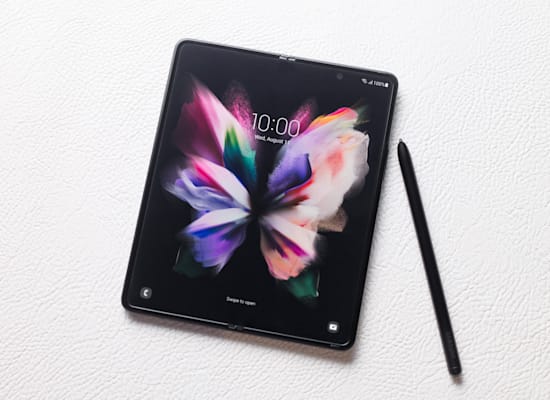Galaxy Z Fold3 5G במצב פתוח / צילום: סמסונג Galaxy Z Fold3 5G במצב פתוח / צילום: סמסונג