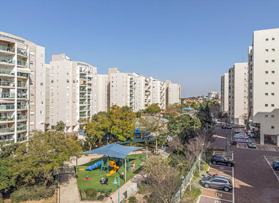 גינה בראשון לציון. מתמקדים בגינות ציבוריות קטנות / צילום: Shutterstock גינה בראשון לציון. מתמקדים בגינות ציבוריות קטנות / צילום: Shutterstock