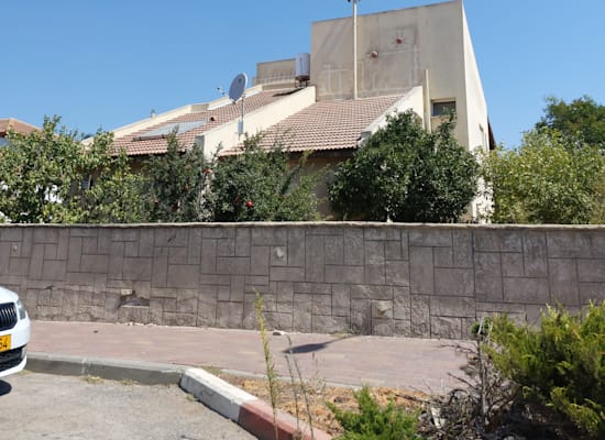 האירוסים 32, גבעת אבני / צילום: איל יצהר האירוסים 32, גבעת אבני / צילום: איל יצהר