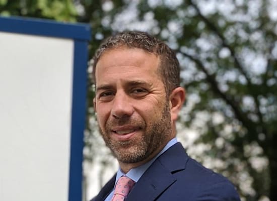 איירה רובינס, מנכ''ל ויו''ר ואלי נשיונל בנק / צילום: ואלי נשיונל בנק איירה רובינס, מנכ''ל ויו''ר ואלי נשיונל בנק / צילום: ואלי נשיונל בנק