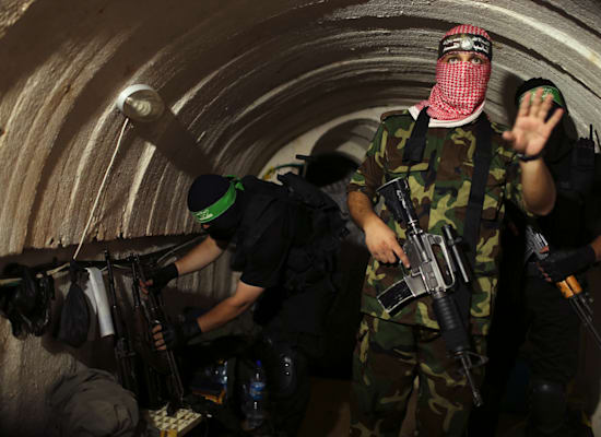 ''המטרו'' בעזה. הכסף שגייס חמאס בחו''ל סייע לבניית המינהרות / צילום: Reuters, Mohammed Salem ''המטרו'' בעזה. הכסף שגייס חמאס בחו''ל סייע לבניית המינהרות / צילום: Reuters, Mohammed Salem