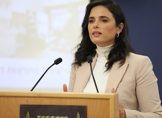 שרת הפנים איילת שקד. תומכת בהחרגת משקאות הדיאט מהמיסוי החדש / צילום: יוסי זמיר שרת הפנים איילת שקד. תומכת בהחרגת משקאות הדיאט מהמיסוי החדש / צילום: יוסי זמיר