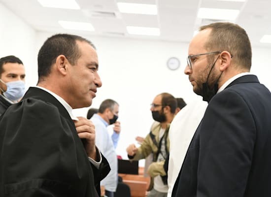 עו''ד אמיר טבנקין מפרקליטות מיסוי וכלכלה ועו''ד ז'ק חן, המייצג את שאול אלוביץ / צילום: רפי קוץ