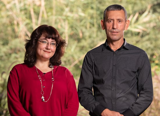 ד''ר עבד נ. עזב ויהודית בלוך / צילום: שי שמואלי - אוניברסיטת בן גוריון ד''ר עבד נ. עזב ויהודית בלוך / צילום: שי שמואלי - אוניברסיטת בן גוריון