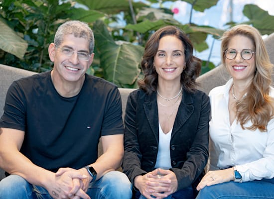 סמדר עוז, סיון שטראוס, אבנר שטראוס / צילום: נטי לוי סמדר עוז, סיון שטראוס, אבנר שטראוס / צילום: נטי לוי