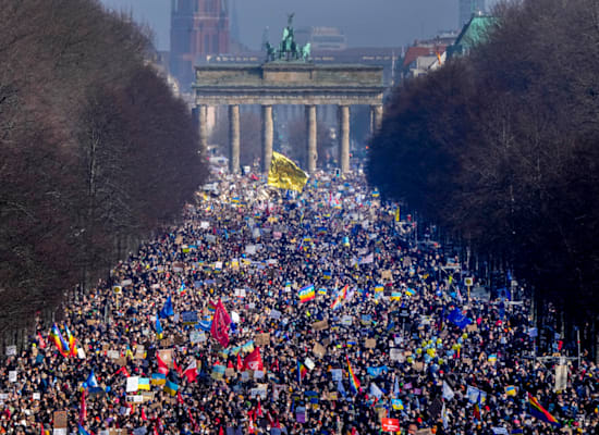 הפגנה נגד הפלישה הרוסית לאוקראינה. ברלין השבוע / צילום: Associated Press, FABRIZIO BENSCH