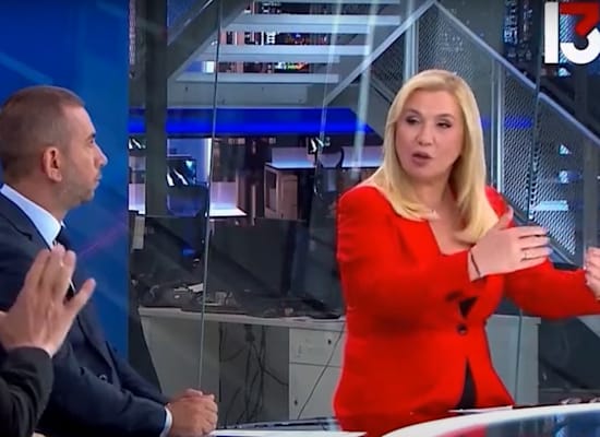 ''שישי עם איילה חסון''. בשבועות האחרונים נתוני הרייטינג קרובים לאלו של המתחרות / צילום: יוטיוב ''שישי עם איילה חסון''. בשבועות האחרונים נתוני הרייטינג קרובים לאלו של המתחרות / צילום: יוטיוב