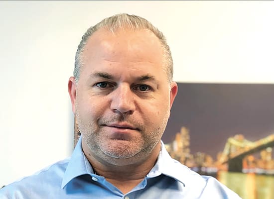 בועז יעקובי, סמנכ"ל שיווק ומכירות בשלמה סיקסט / צילום: תמונה פרטית בועז יעקובי, סמנכ"ל שיווק ומכירות בשלמה סיקסט / צילום: תמונה פרטית