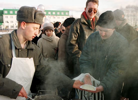 המשבר הכלכלי ברוסיה בשנות ה־90' / צילום: Reuters, CHINGIS KONDAROV