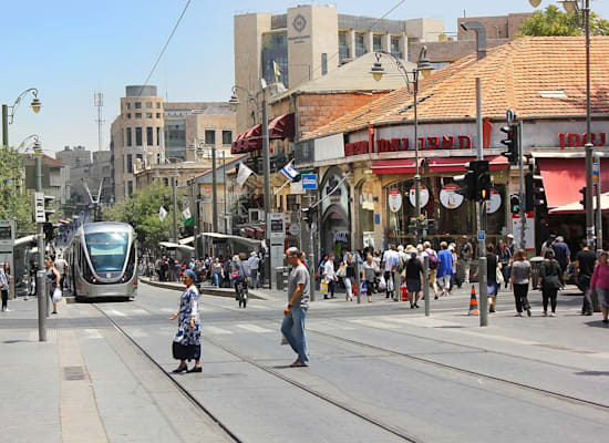 רחוב יפו. "המקום היחיד בעיר שבו הרכבת הקלה ניצחה" / צילום: Shutterstock