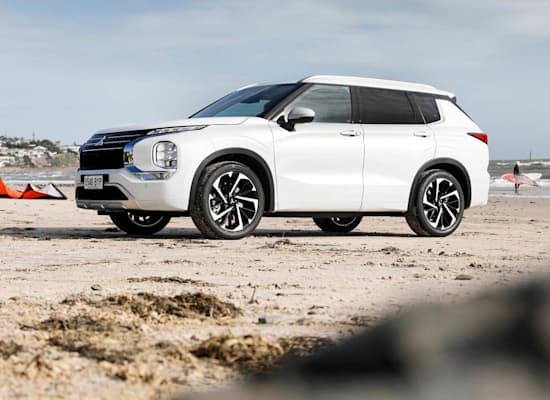 מיצובישי אאוטלנדר 4X4 / צילום: יח''צ מיצובישי אאוטלנדר 4X4 / צילום: יח''צ