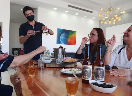 סדנאות בירה אצל משה גלנץ / צילום: באדיבות בירה גלנץ