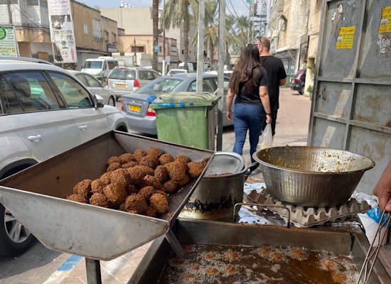 הפלאפל של עפיף / צילום: שרון קונופני חן