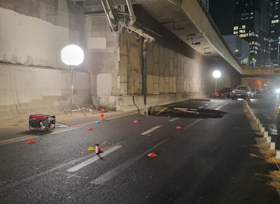 הכביש נסגר כדי לתקן את הבולען שנפער באיילון / צילום: דוברות נתיבי איילון