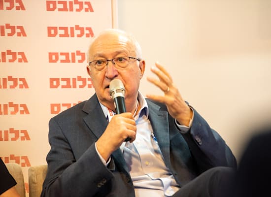 פרופ' מנואל טרכטנברג בוועידת ישראל לעסקים שח גלובס / צילום: יוסי כהן פרופ' מנואל טרכטנברג בוועידת ישראל לעסקים שח גלובס / צילום: יוסי כהן
