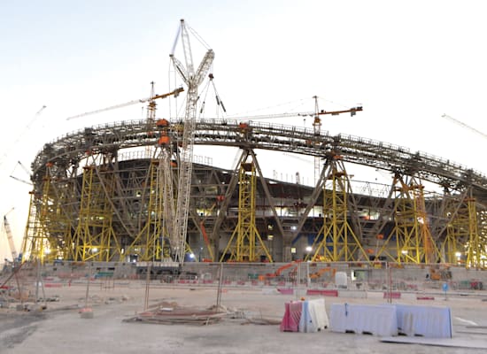 Construction of Lusail Stadium in Doha.  The stadium will host the first and last matches of the tournament / Photo: Shutterstock