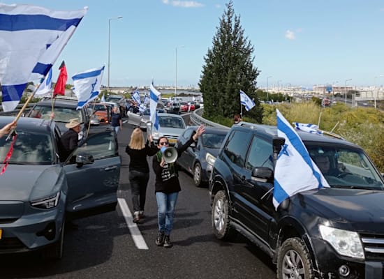 חסימה בכביש 1 לכיוון נתב''ג / צילום: תמונה פרטית