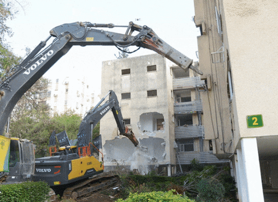 פרויקט צה''ל 28־30 בפתח תקווה - לפני ואחרי / צילום: ליאת מנדל הדמיה: סטודיו הקוביה פרויקט צה''ל 28־30 בפתח תקווה - לפני ואחרי / צילום: ליאת מנדל הדמיה: סטודיו הקוביה