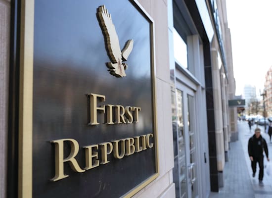 בנק פירסט ריפבליק. על סף פשיטת רגל / צילום: Associated Press בנק פירסט ריפבליק. על סף פשיטת רגל / צילום: Associated Press