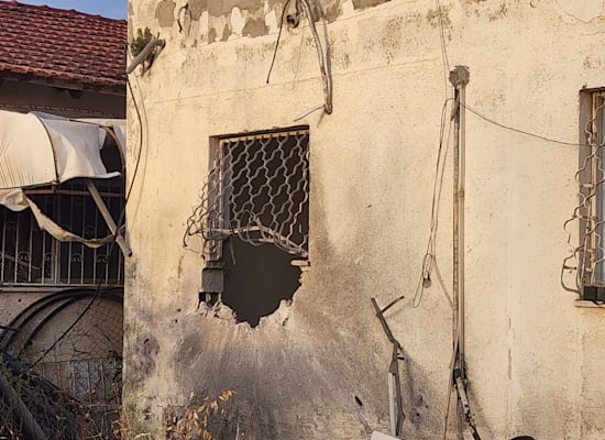 בית בשדרות שנפגע מרקטה / צילום: דוברות עיריית שדרות בית בשדרות שנפגע מרקטה / צילום: דוברות עיריית שדרות