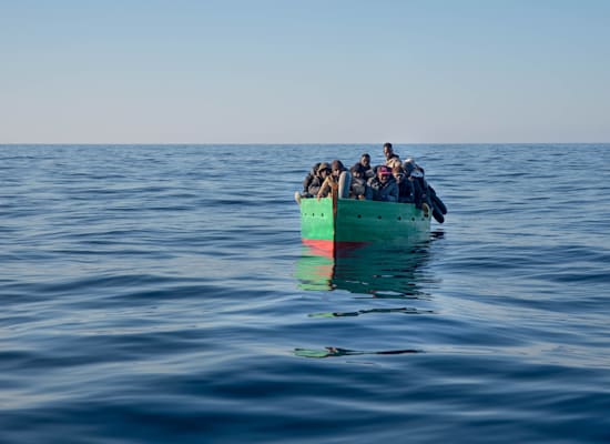 31 מהגרים שחולצו על ידי צוות ההצלה ההומניטרי הספרדי / צילום: Reuters, Ximena Borrazas / SOPA Images