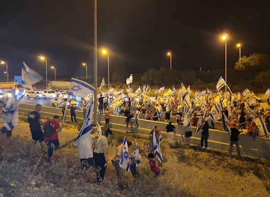 חסימה בכביש 6, הערב / צילום: תמונה פרטית