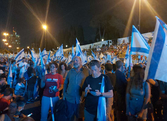 עשרות אלפי מפגינים בירושלים, הערב. צילום: גלי וינרב עשרות אלפי מפגינים בירושלים, הערב. צילום: גלי וינרב