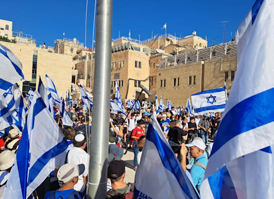 אירוע תפילה המוני לשלמות העם ברחבת הכותל, הבוקר / צילום: עודד כספי אירוע תפילה המוני לשלמות העם ברחבת הכותל, הבוקר / צילום: עודד כספי