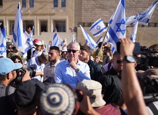 יו''ר המחנה הממלכתי, ח''כ בני גנץ , בתפילת האחדות שהתקיימה הבוקר בכותל / צילום: אלעד מלכה