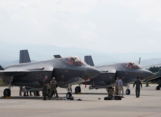 מטוס F-35 בבסיס אמריקאי / צילום: Associated Press, Boris Grdanoski