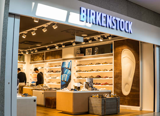 חנות של מותג הסנדלים הגרמני בירקנשטוק / צילום: Shutterstock