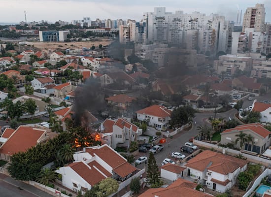 פגיעה ישירה בבית באשקלון / צילום: Associated Press, safrir Abayov