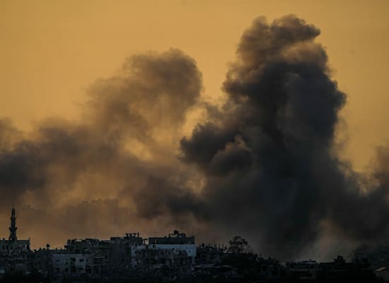 תקיפת צה''ל ברצועת עזה, מוקדם יותר היום / צילום: Associated Press, Ariel Schalit תקיפת צה''ל ברצועת עזה, מוקדם יותר היום / צילום: Associated Press, Ariel Schalit