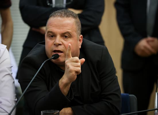 ראש עיריית אשקלון, תומר גלאם, בוועדת הכספים בנושא הערכות הממשלה למתן פיצויים בעקבות הלחימה, היום / צילום: נועם מושקוביץ', דוברות הכנסת ראש עיריית אשקלון, תומר גלאם, בוועדת הכספים בנושא הערכות הממשלה למתן פיצויים בעקבות הלחימה, היום / צילום: נועם מושקוביץ', דוברות הכנסת