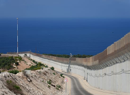 גבול לבנון  15 ק''מ (בשני מקטעים) עד 1.7 מיליארד שקל, בשלבי בנייה / צילום: Associated Press, Tsafrir Abayov