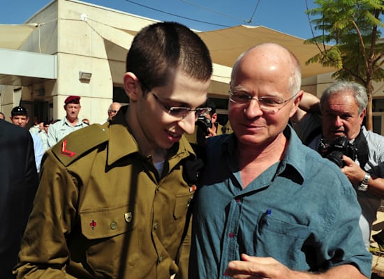 שחרור החייל גלעד שליט, 2011 / צילום: Reuters, Ariel Hermoni/IDF שחרור החייל גלעד שליט, 2011 / צילום: Reuters, Ariel Hermoni/IDF